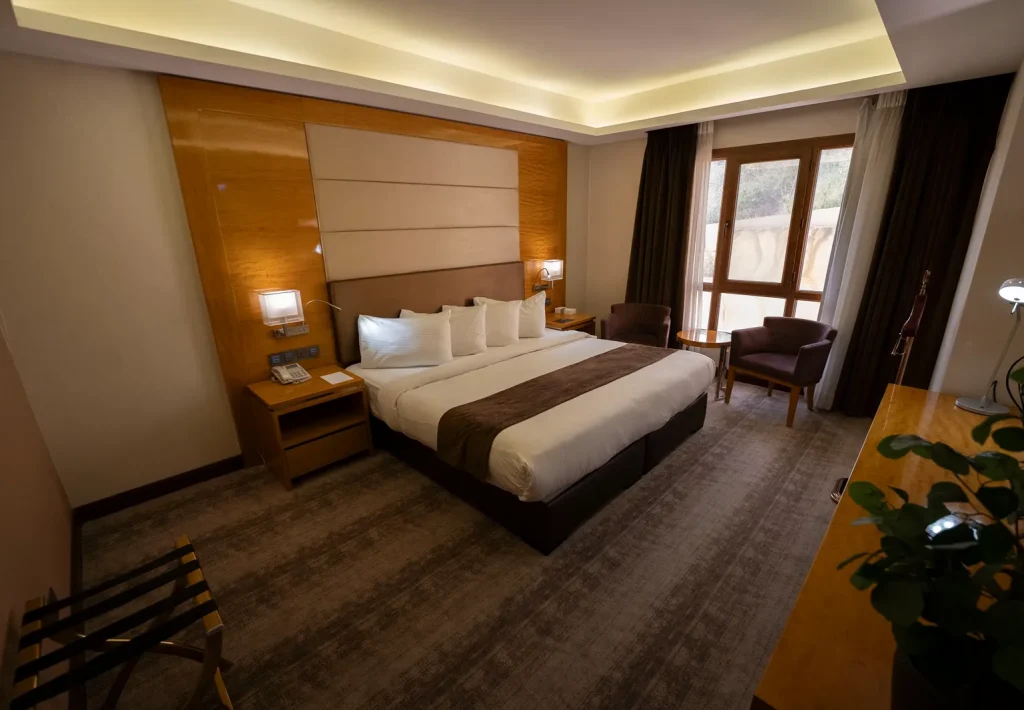 Executive Suite(7)